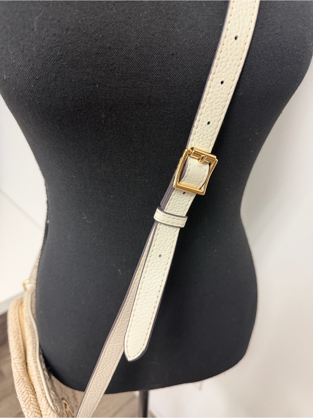 Aimee Kestenberg Berlin Woven Leather Crossbody Bag EUC - Picture 3 of 7